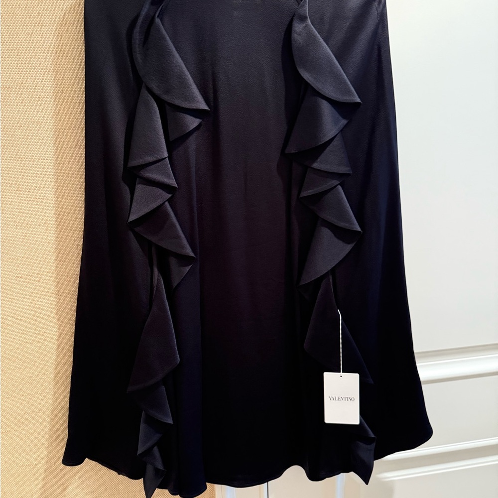 Valentino Elegant Black A-Line dress  with Ruffles. NWT size 6